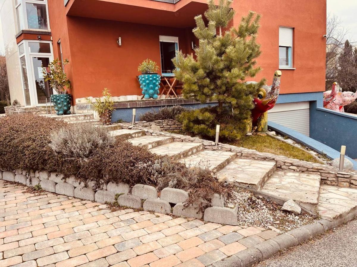 Rosehill Garden Family Villa With A Great Budapest View מראה חיצוני תמונה