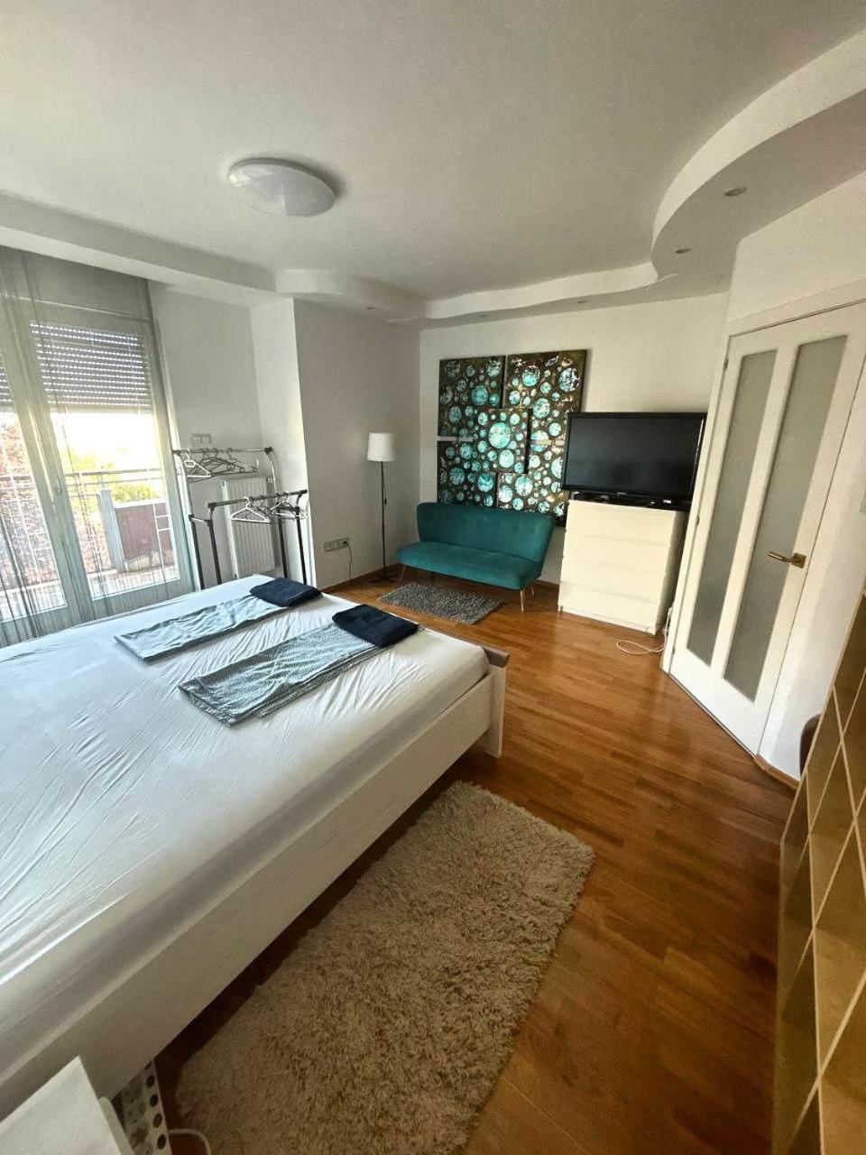 Rosehill Garden Family Villa With A Great Budapest View מראה חיצוני תמונה