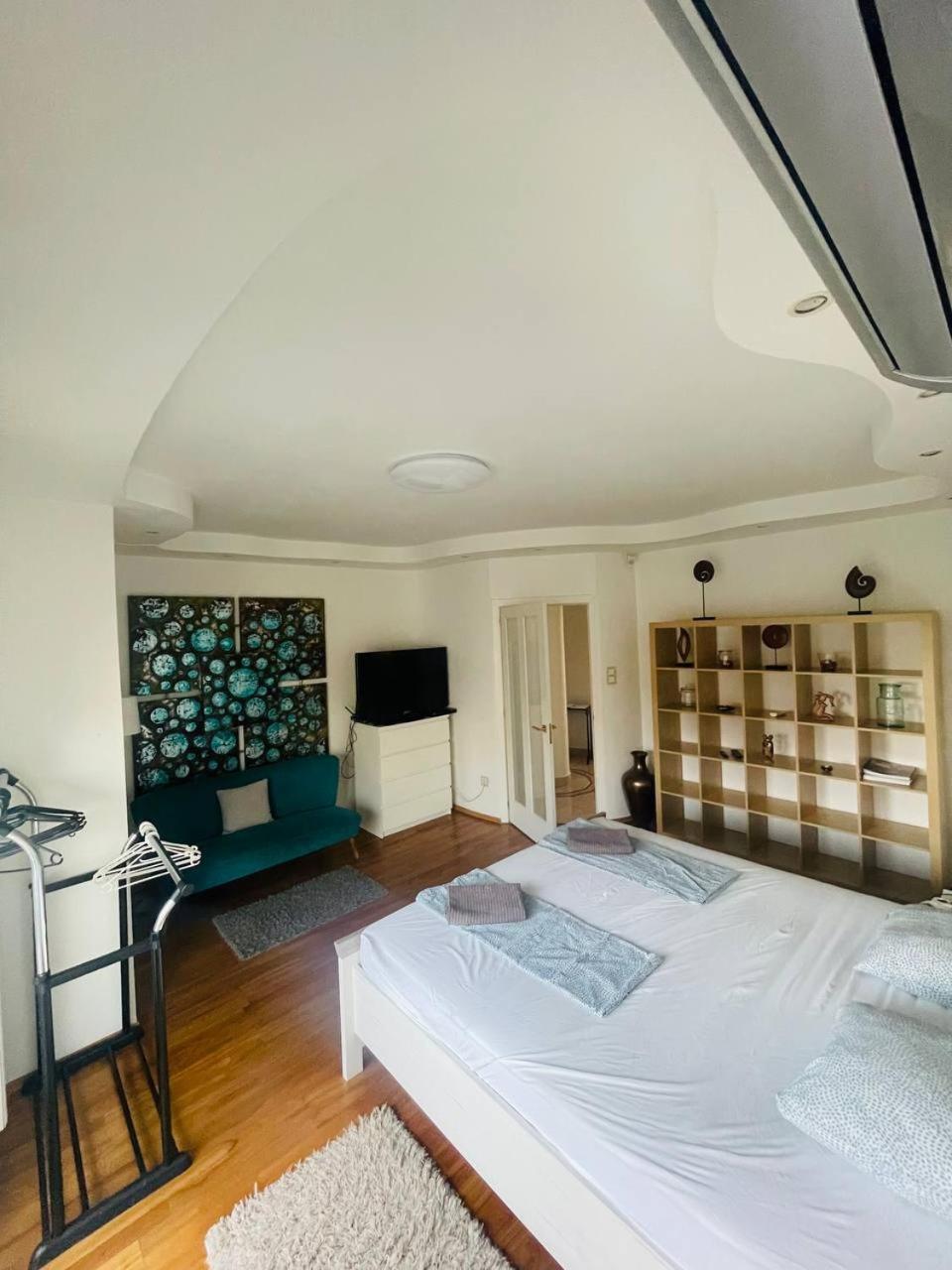 Rosehill Garden Family Villa With A Great Budapest View מראה חיצוני תמונה