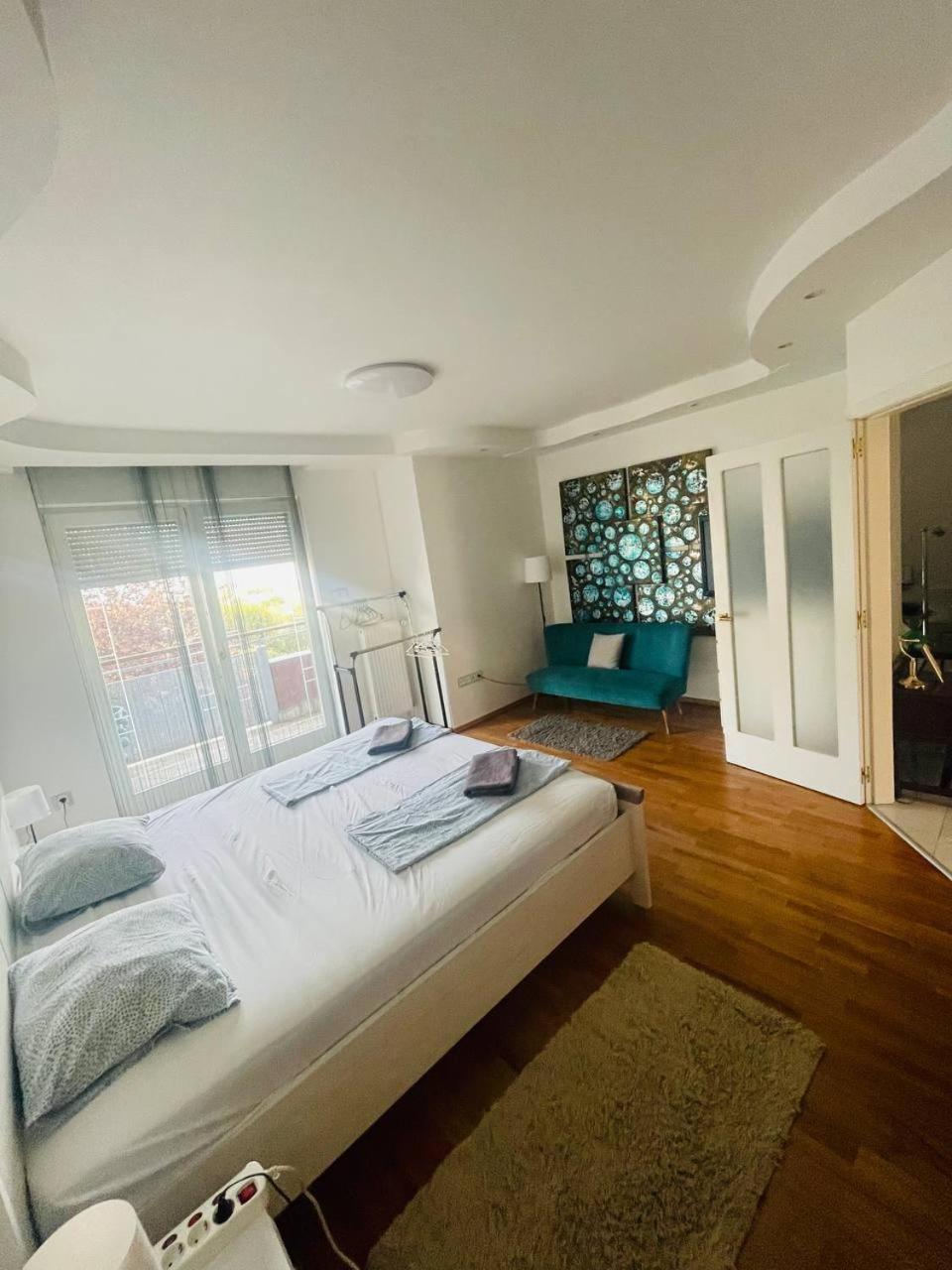 Rosehill Garden Family Villa With A Great Budapest View מראה חיצוני תמונה
